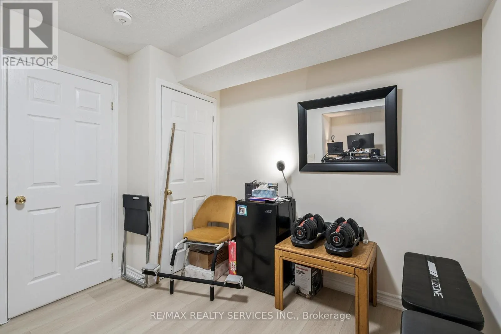 237 VALLEYWAY DRIVE