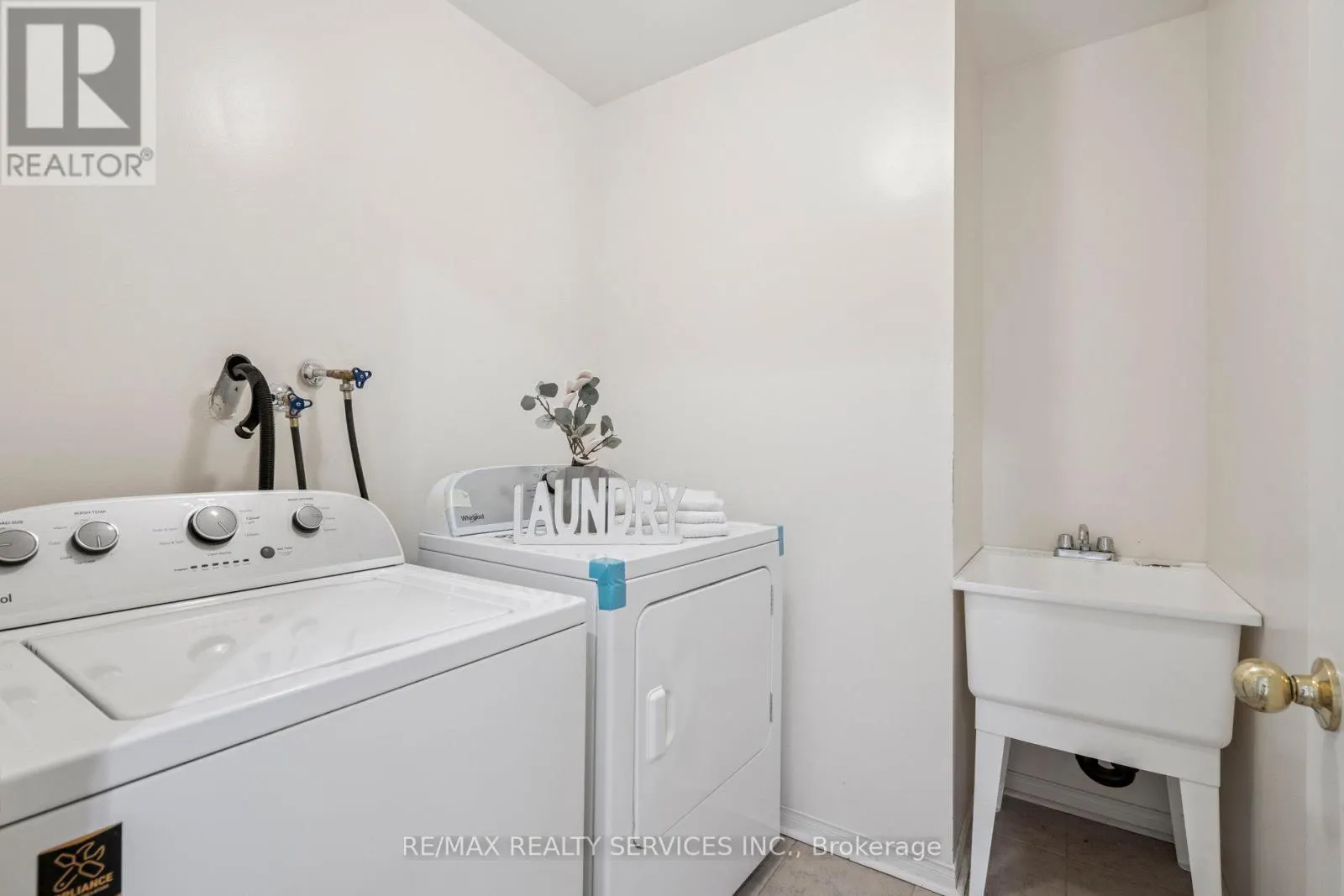 237 VALLEYWAY DRIVE