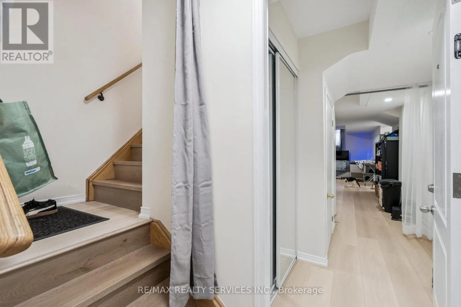 237 VALLEYWAY DRIVE