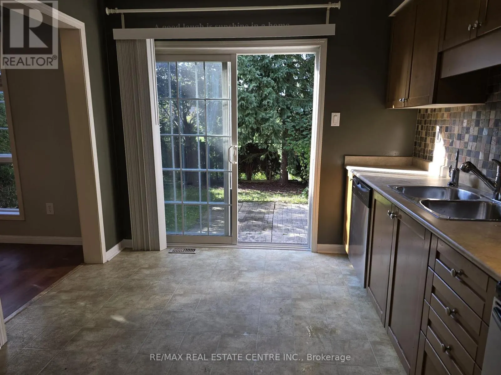 1159 RIDDELL CRESCENT
