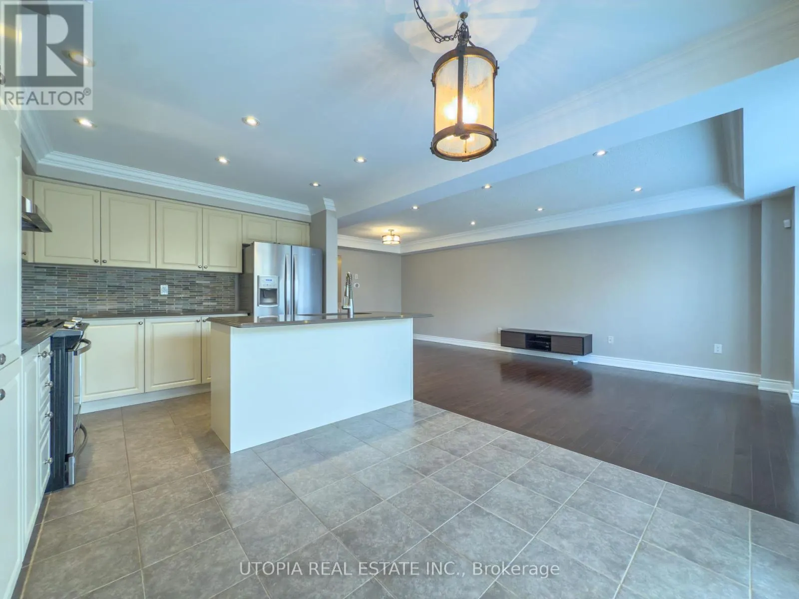 259 MORTIMER CRESCENT