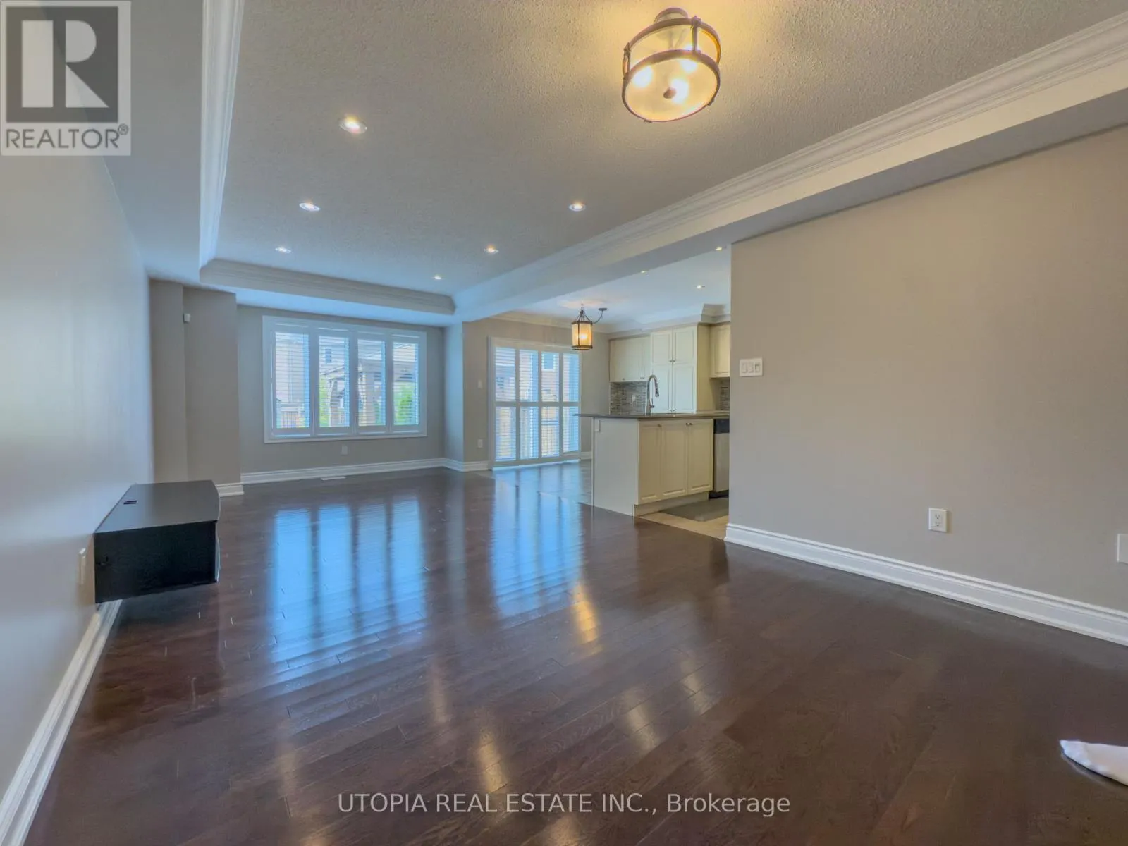 259 MORTIMER CRESCENT