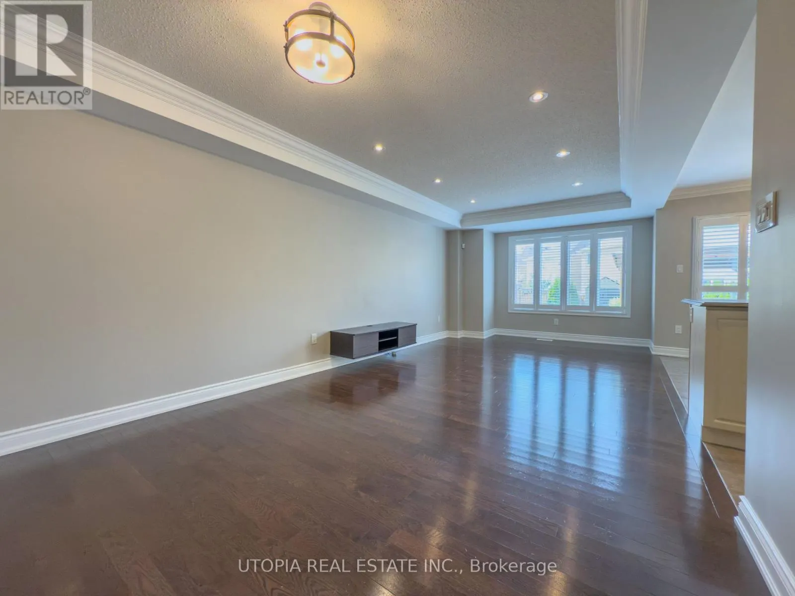 259 MORTIMER CRESCENT