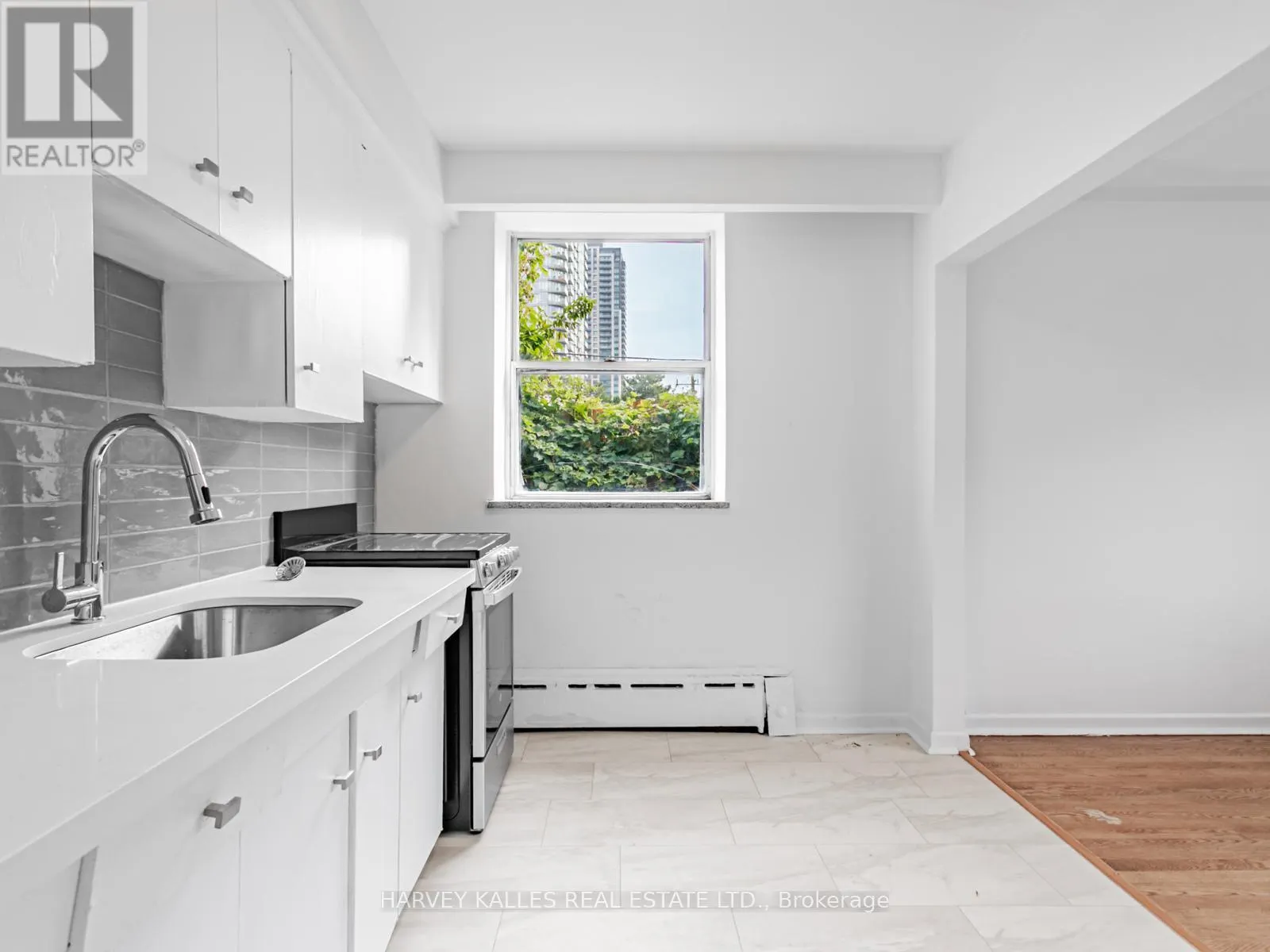 25 WINDERMERE AVENUE