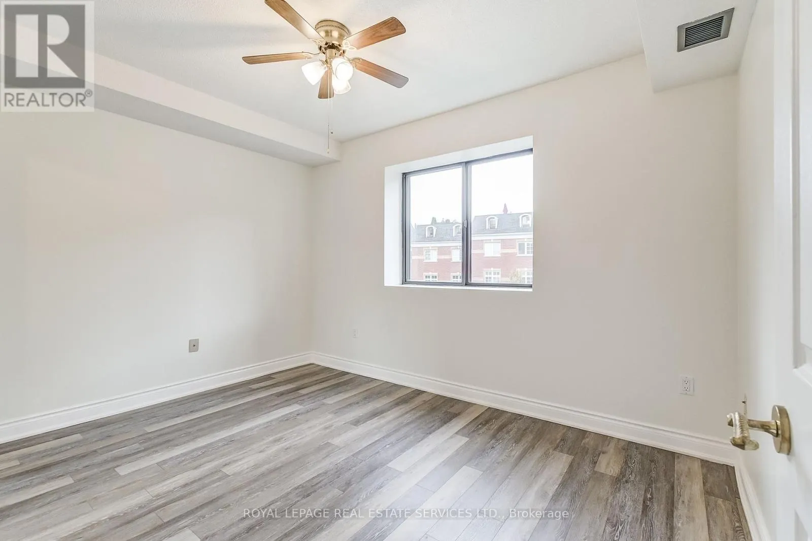 308 - 102 BRONTE ROAD