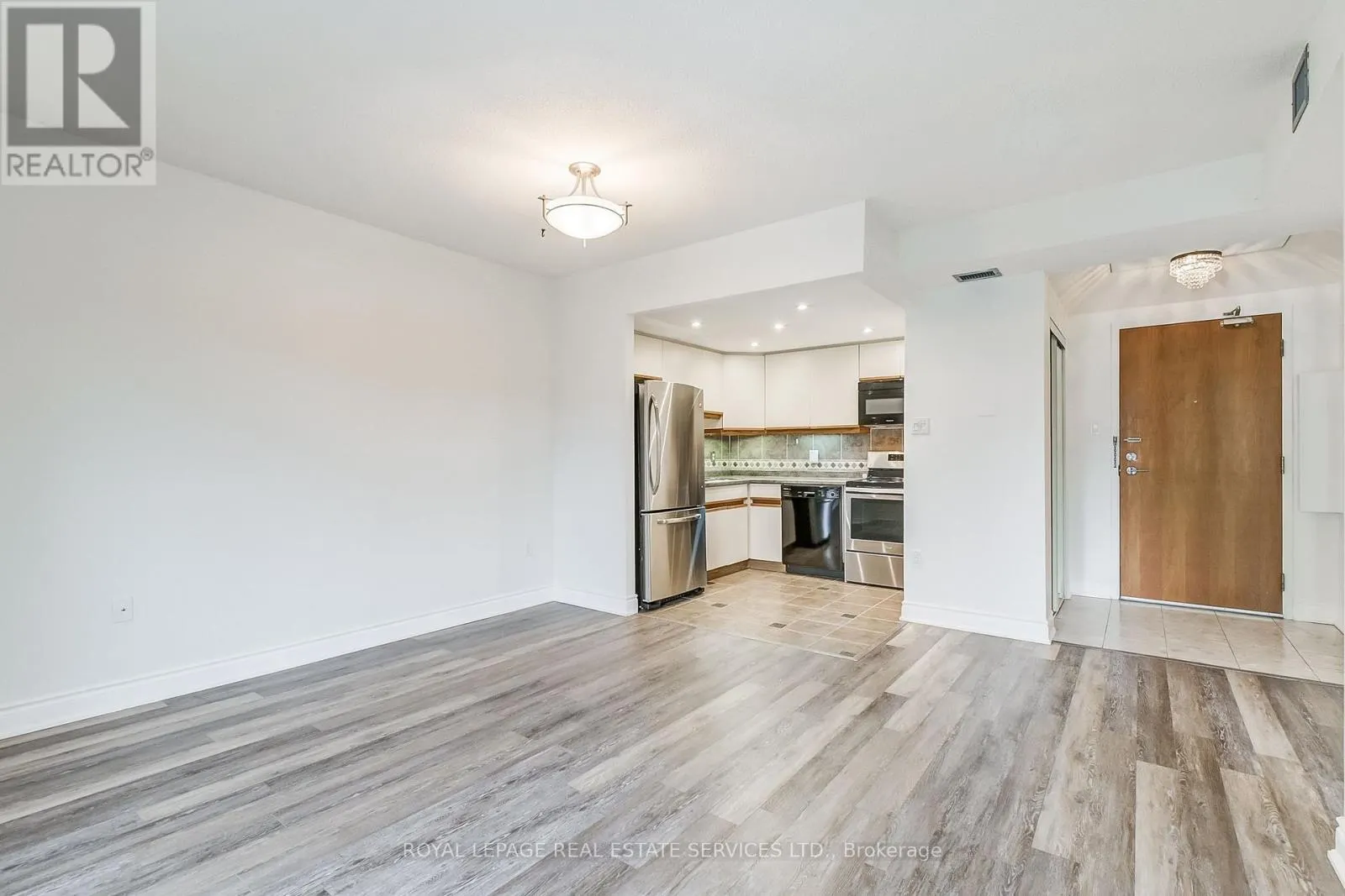 308 - 102 BRONTE ROAD