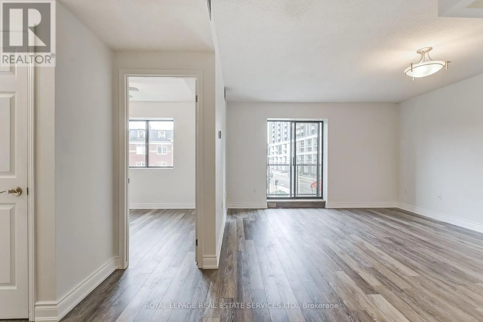 308 - 102 BRONTE ROAD