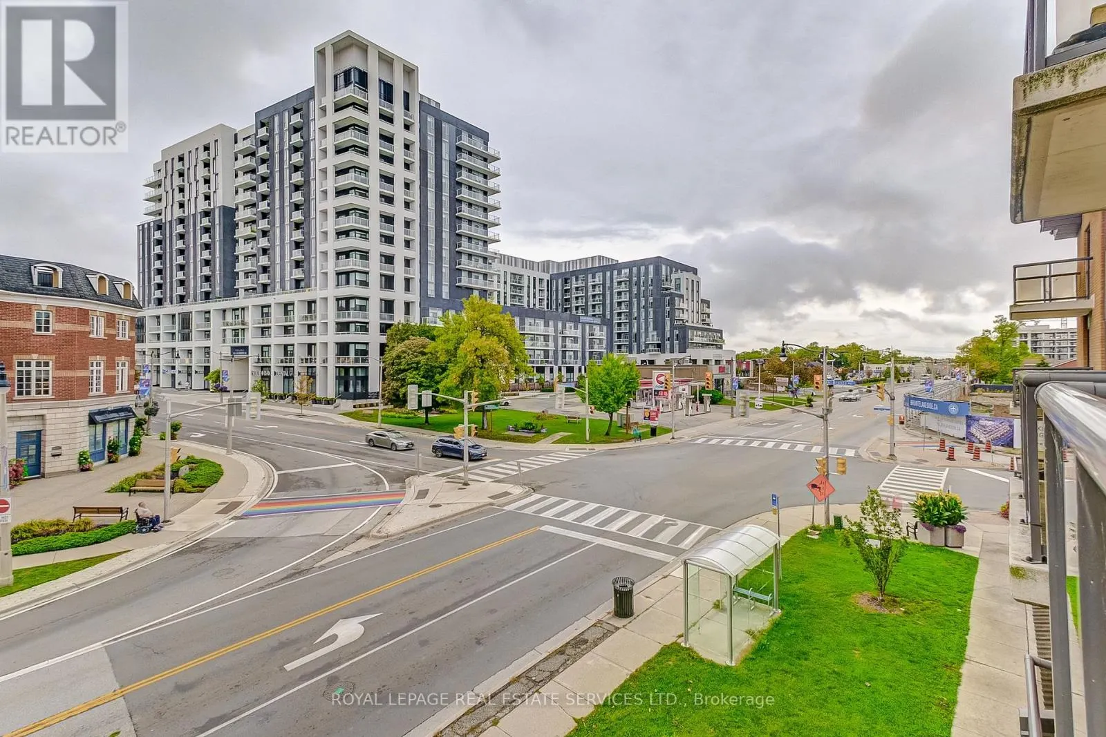 308 - 102 BRONTE ROAD