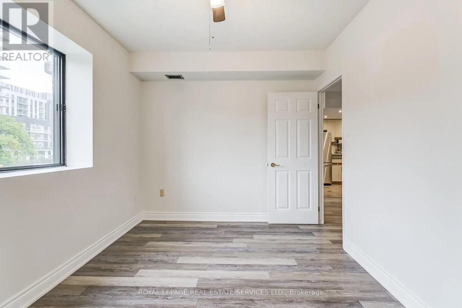 308 - 102 BRONTE ROAD