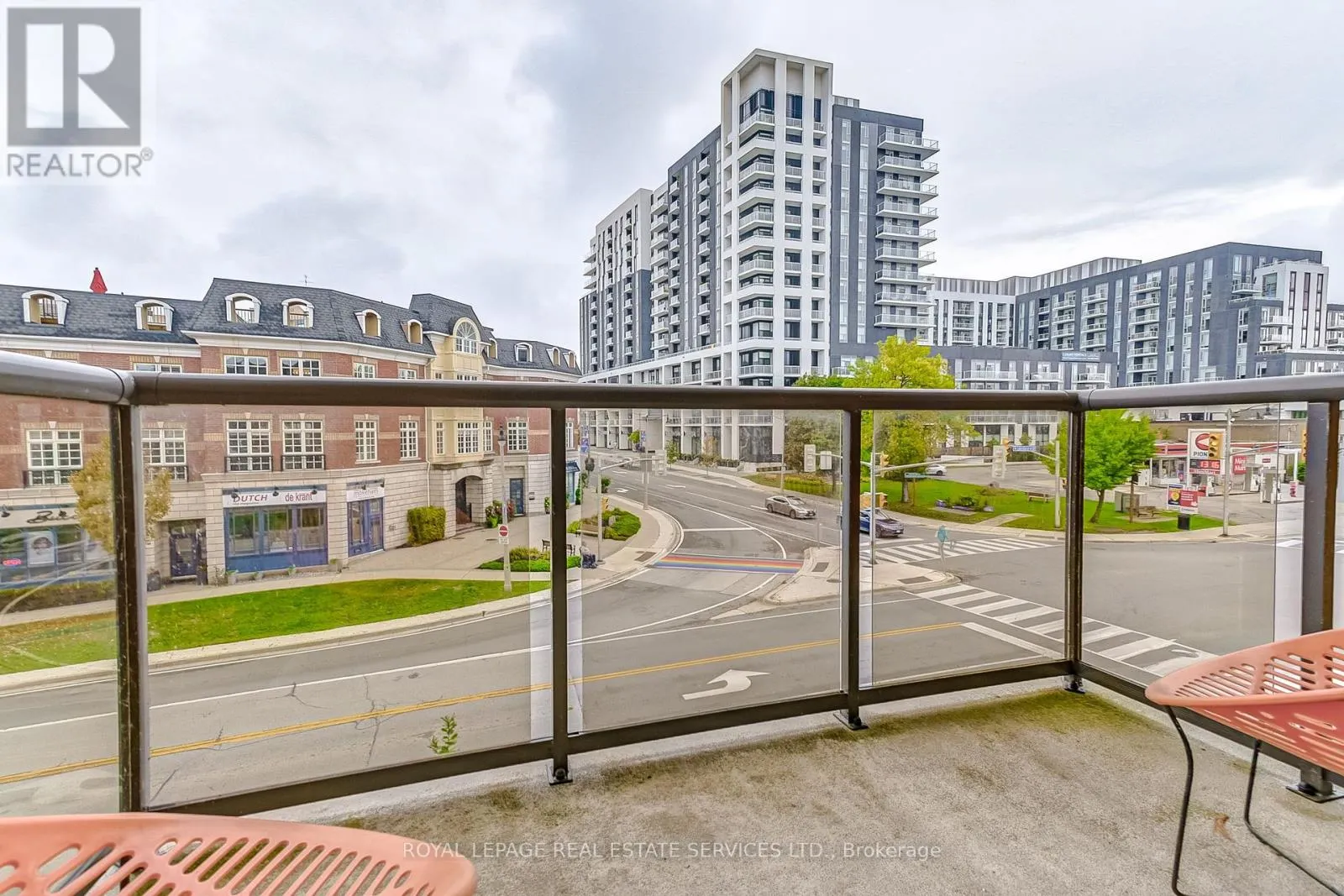 308 - 102 BRONTE ROAD