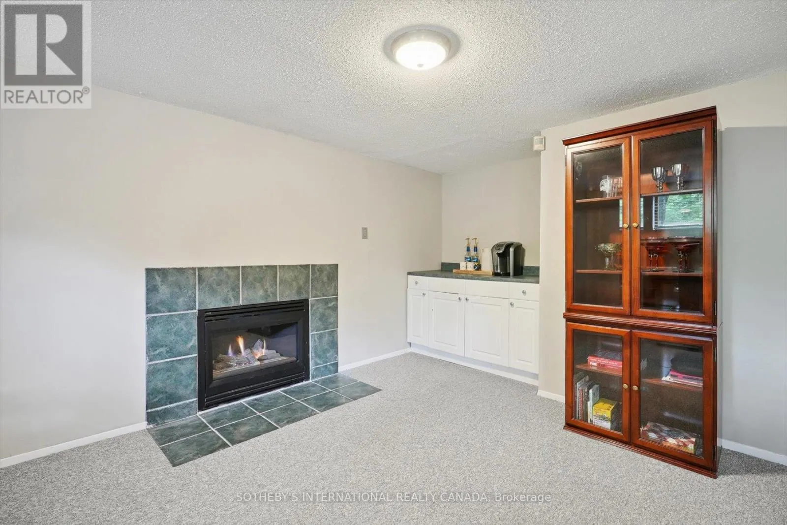 1352 WINTERBERRY DRIVE