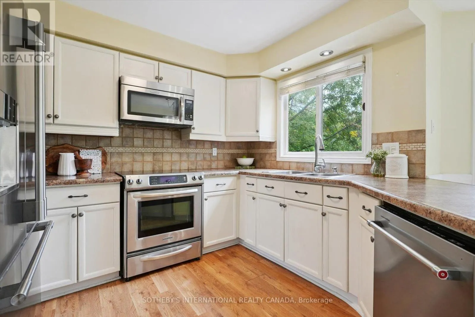 1352 WINTERBERRY DRIVE