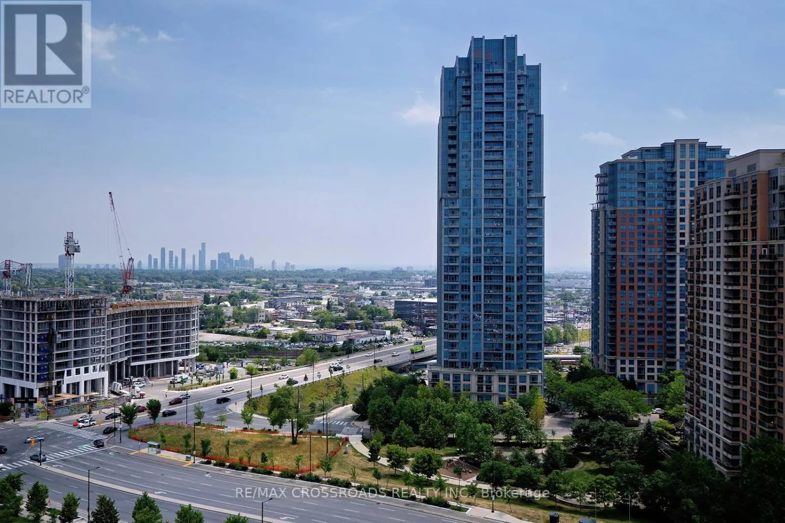1406 - 15 VIKING LANE