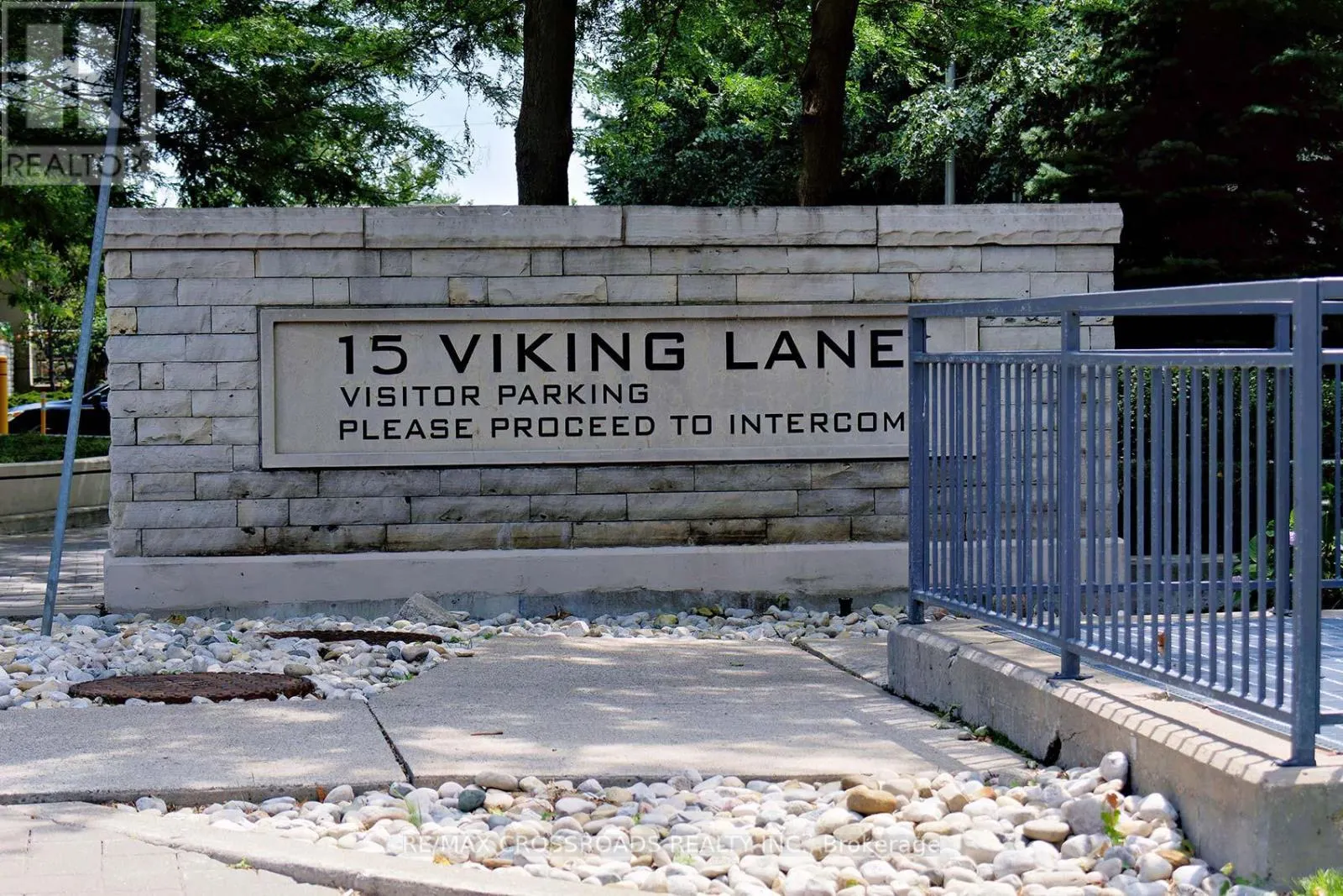 1406 - 15 VIKING LANE