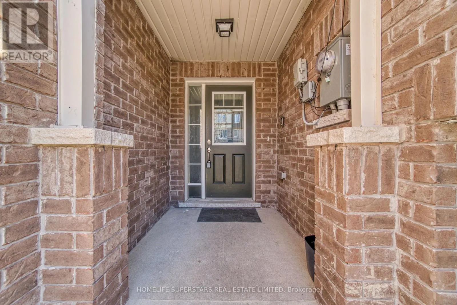 72 BANNISTER CRESCENT