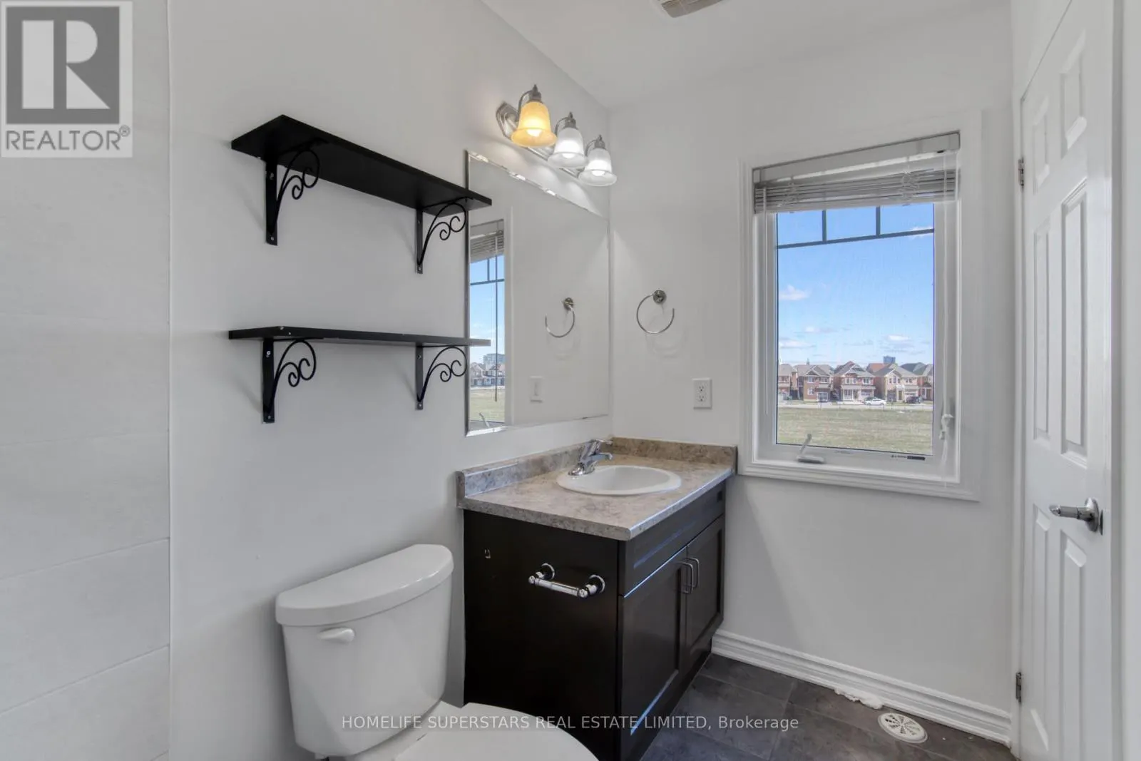 72 BANNISTER CRESCENT