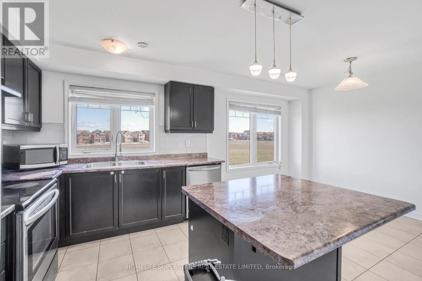 72 BANNISTER CRESCENT