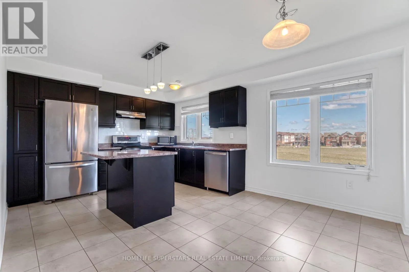 72 BANNISTER CRESCENT