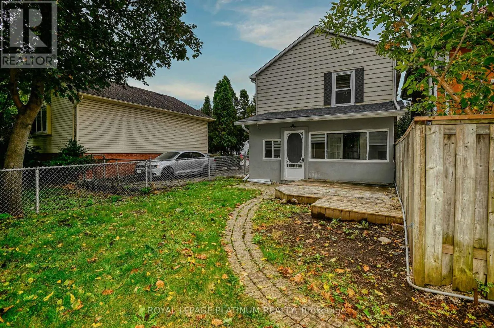 4 ADAMSON STREET S