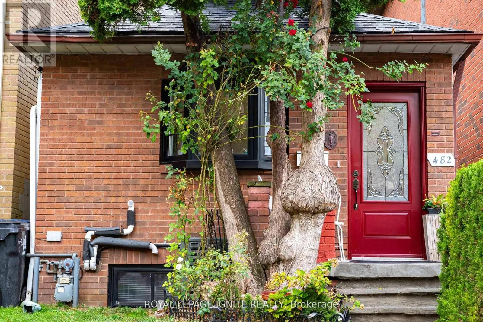 482 MCROBERTS AVENUE