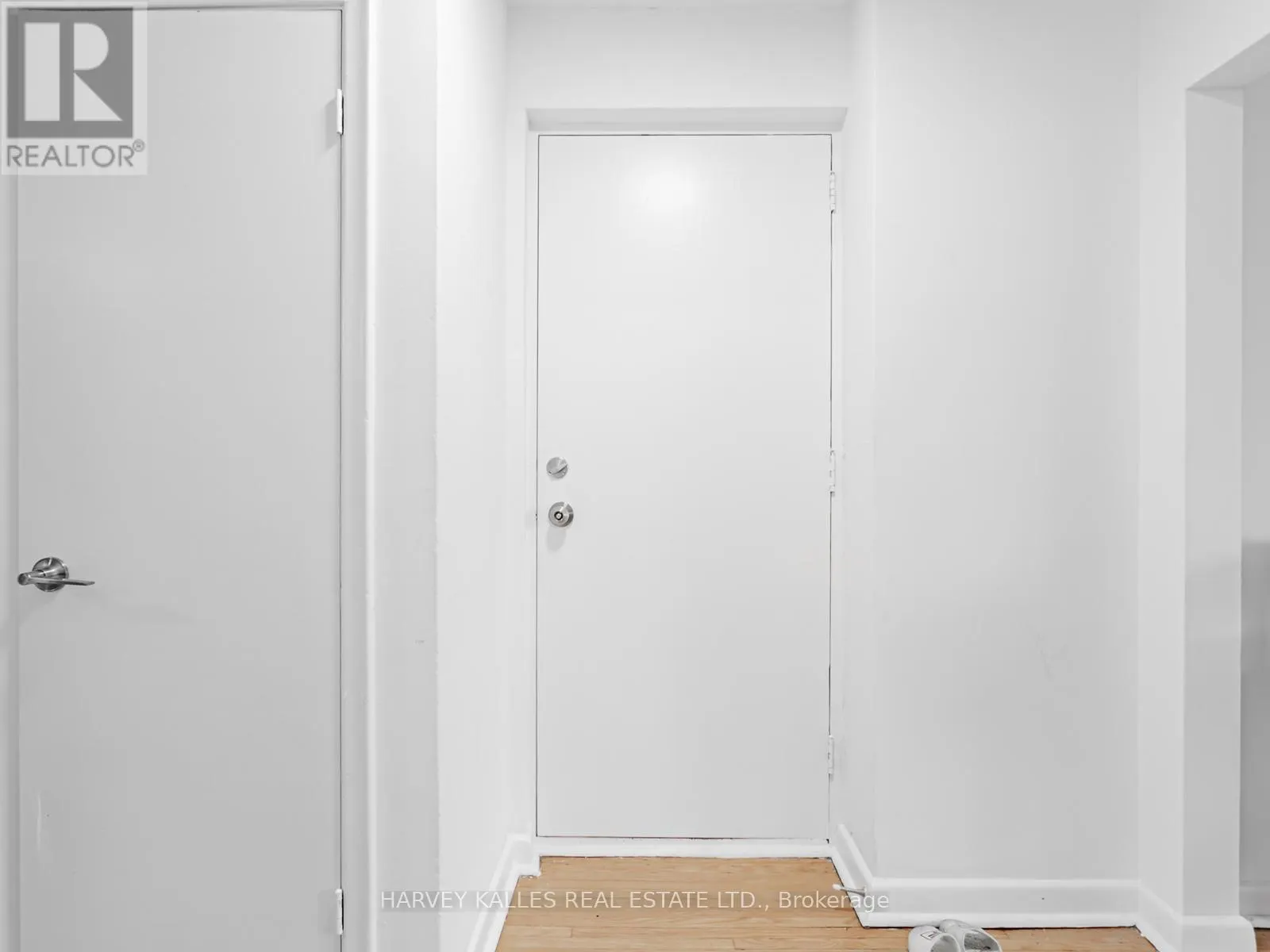 25 WINDERMERE AVENUE