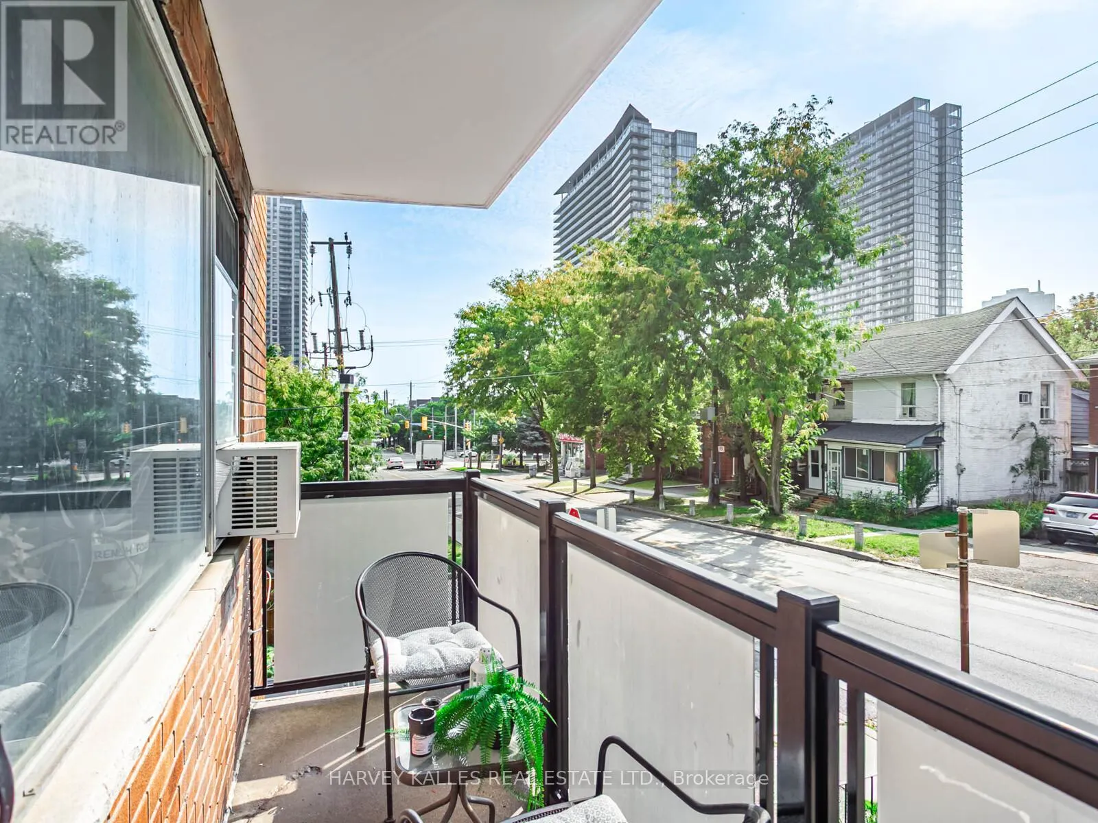 25 WINDERMERE AVENUE