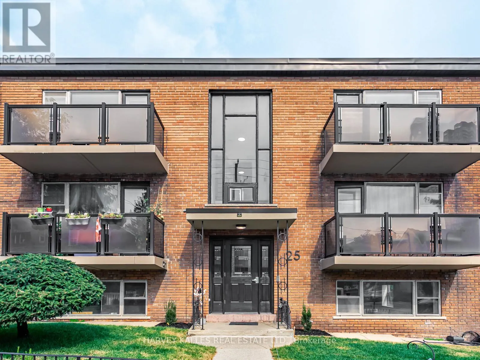 25 WINDERMERE AVENUE