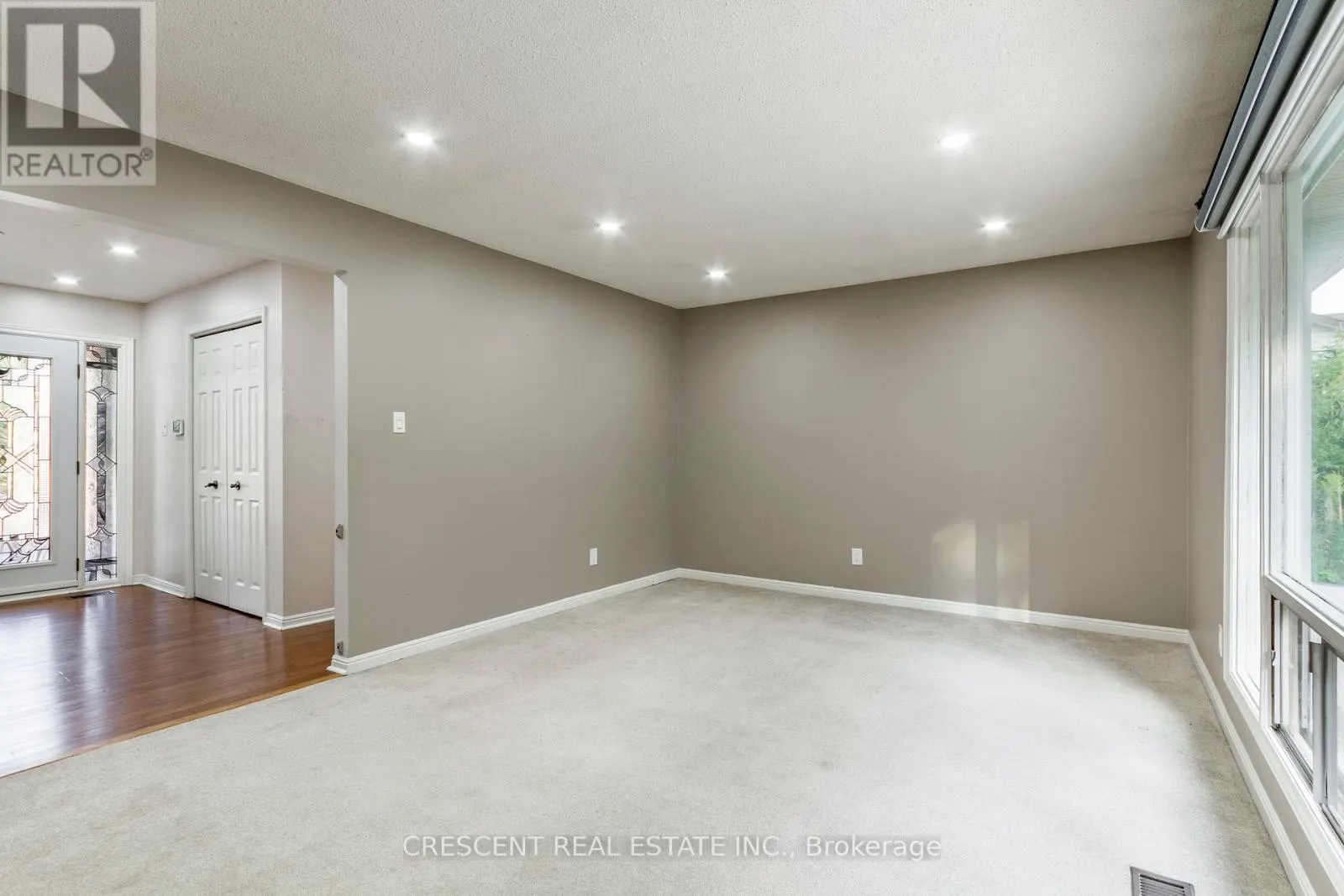 42 BOREHAM CIRCLE