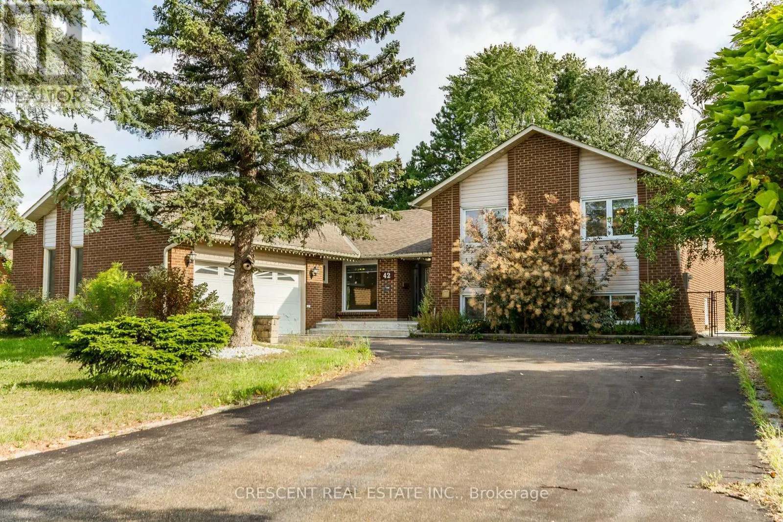 42 BOREHAM CIRCLE