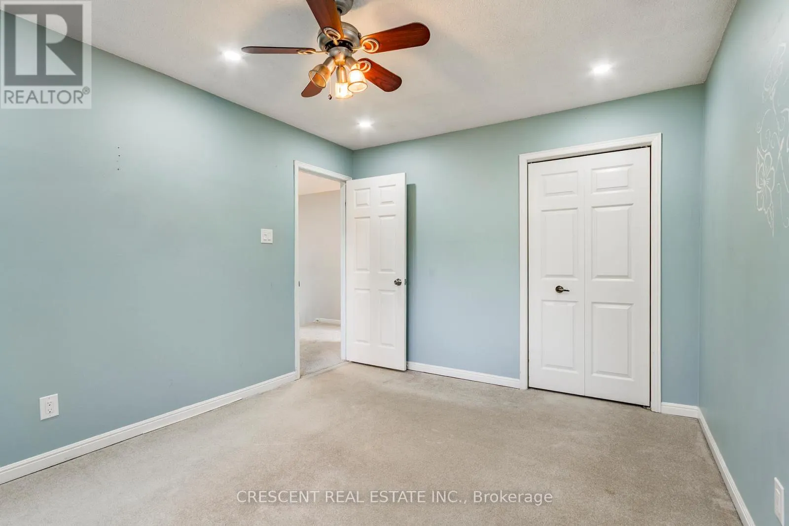 42 BOREHAM CIRCLE