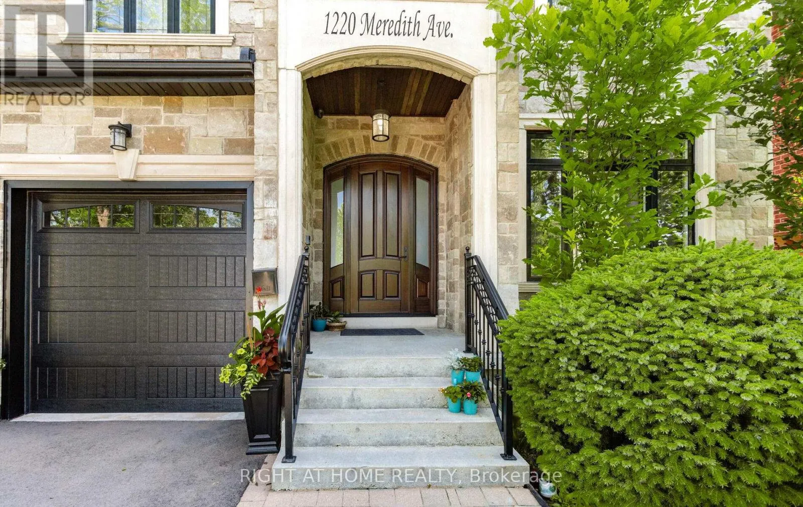 1220 MEREDITH AVENUE