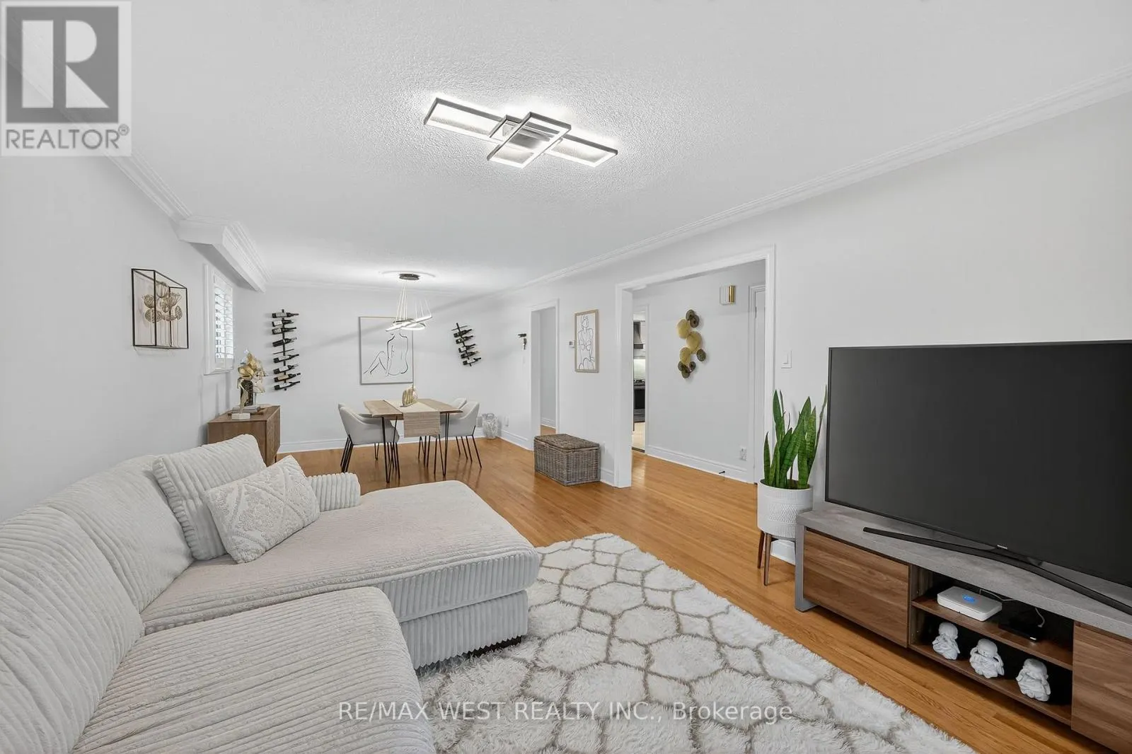 43 ST GEORGES BOULEVARD