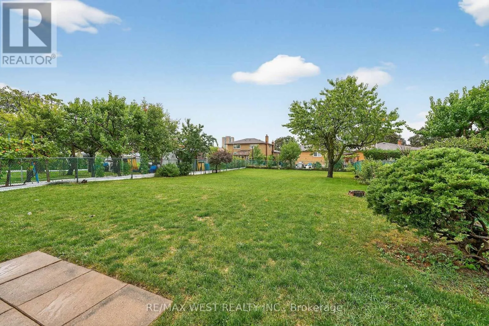 43 ST GEORGES BOULEVARD
