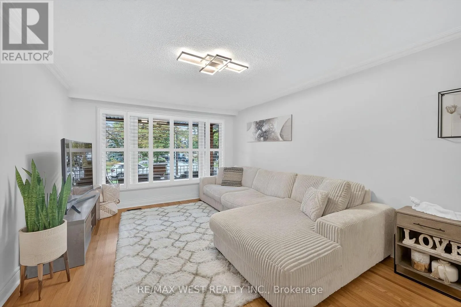 43 ST GEORGES BOULEVARD