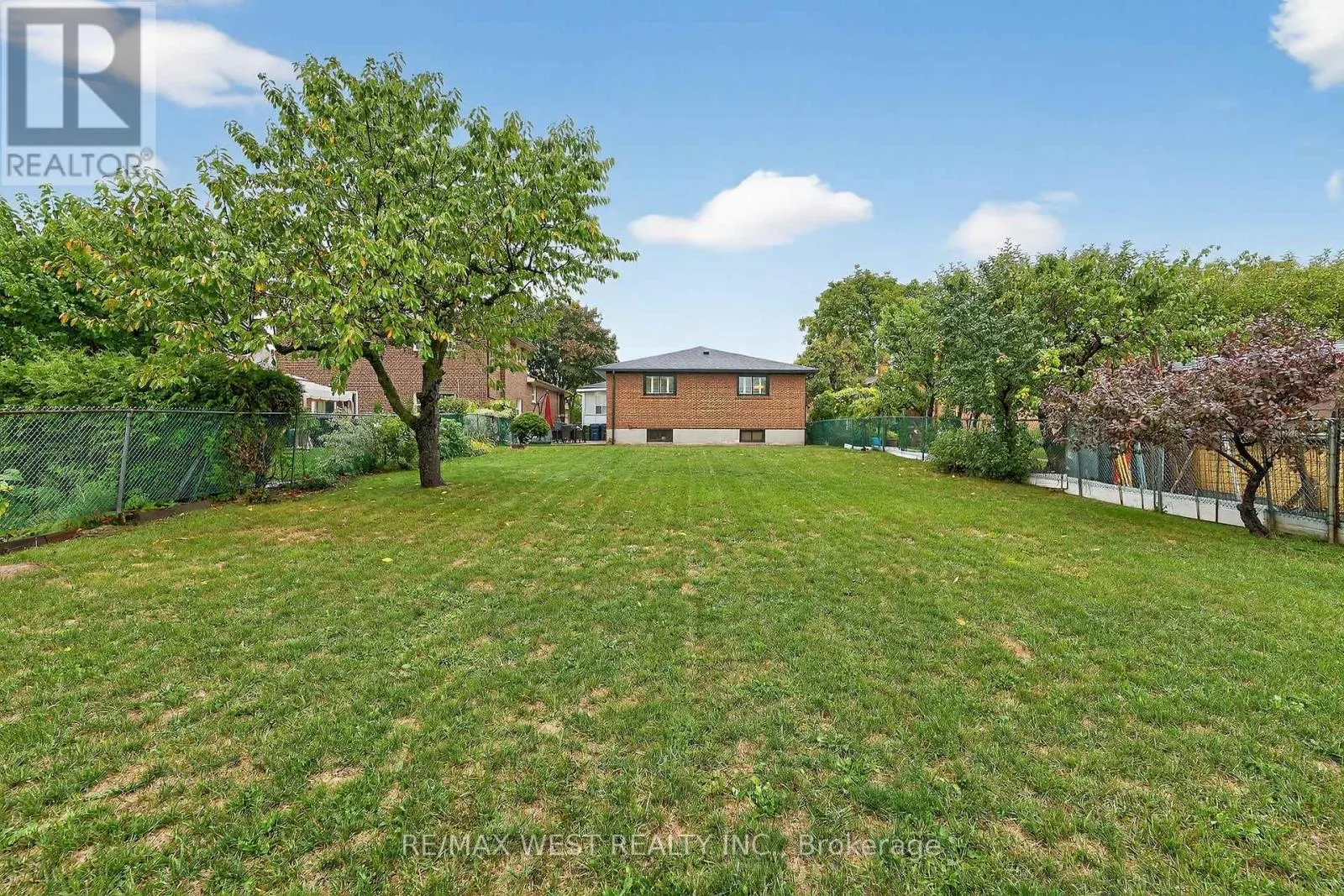 43 ST GEORGES BOULEVARD
