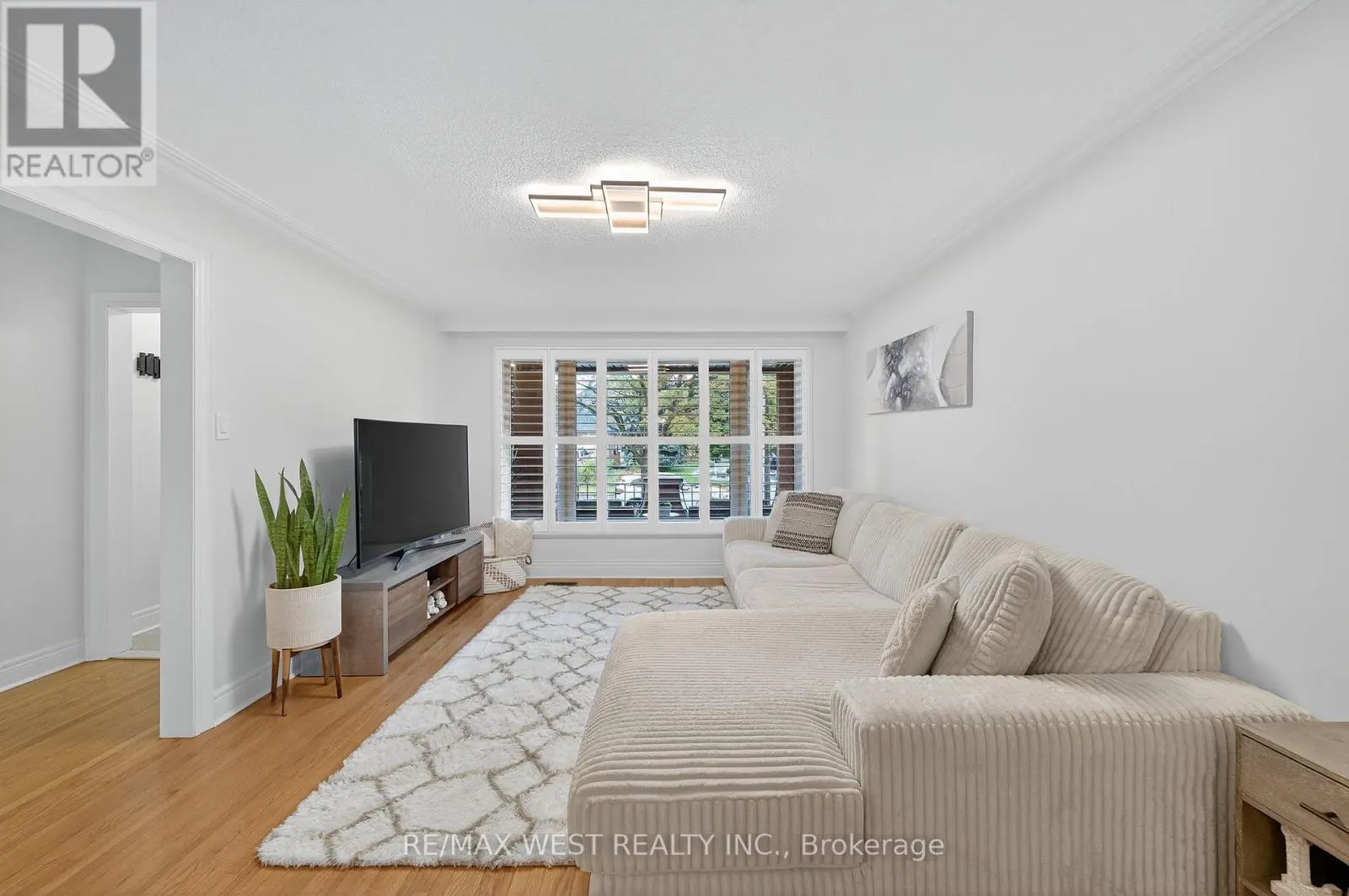 43 ST GEORGES BOULEVARD