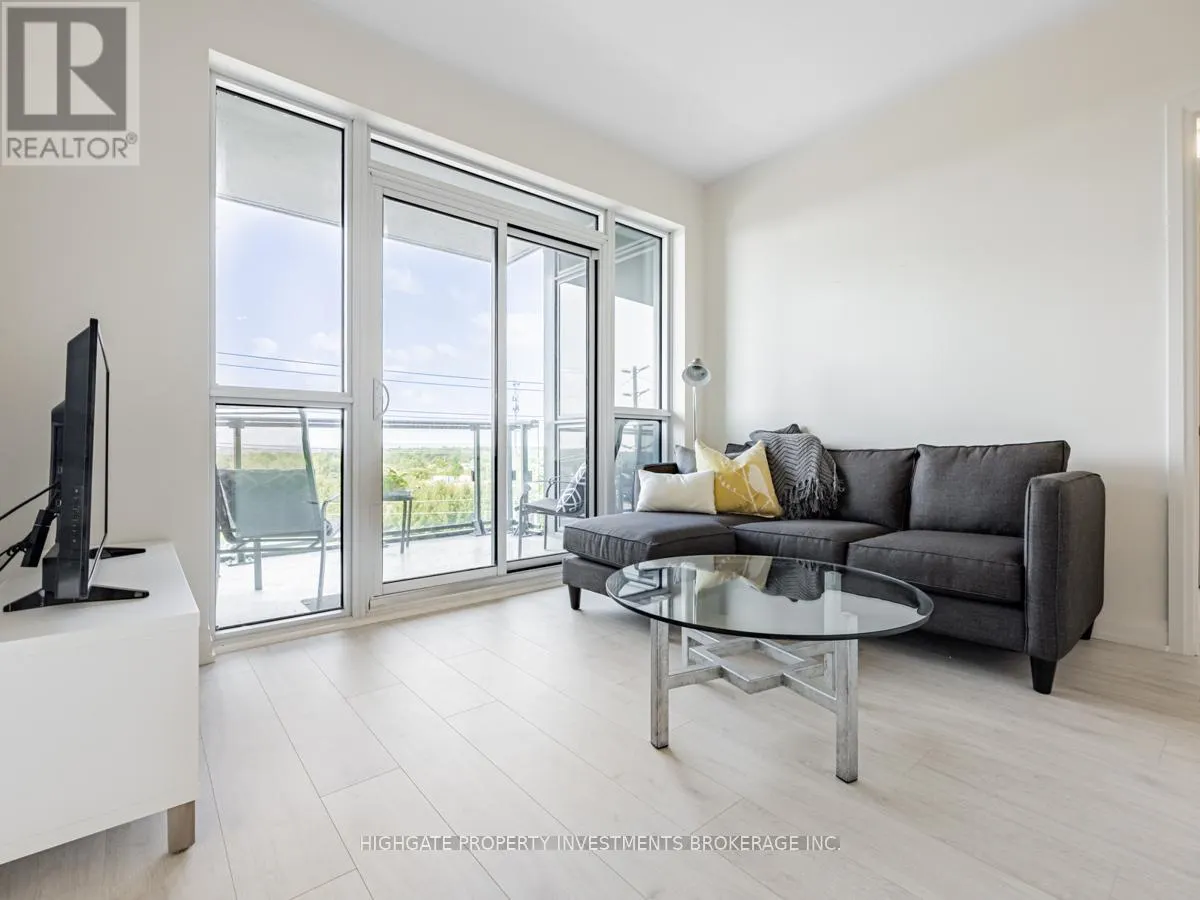 403 - 509 DUNDAS STREET
