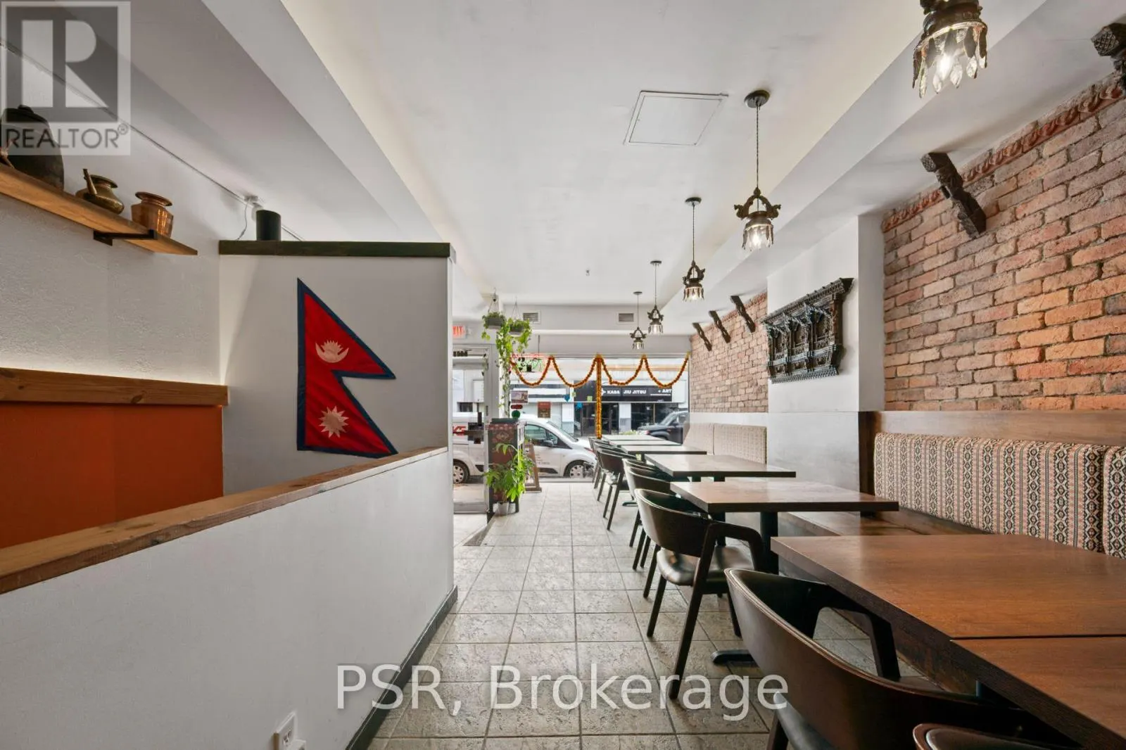 1508 QUEEN STREET W