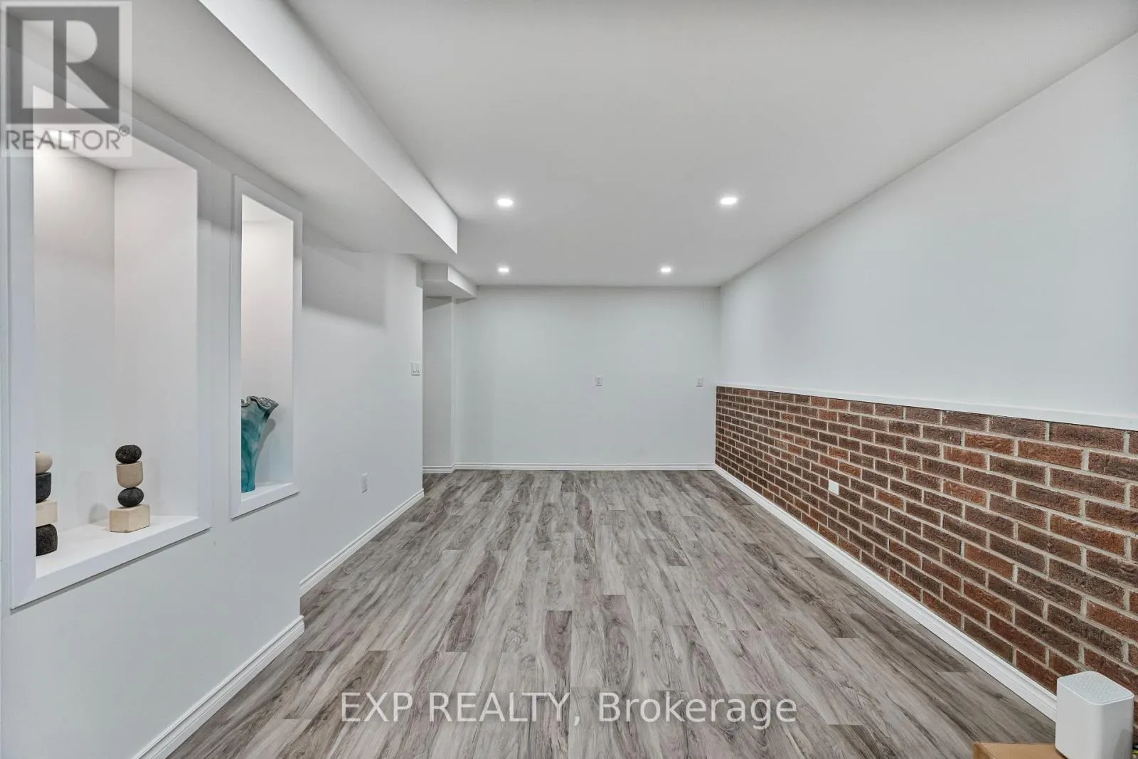 3 STILLWATER CRESCENT