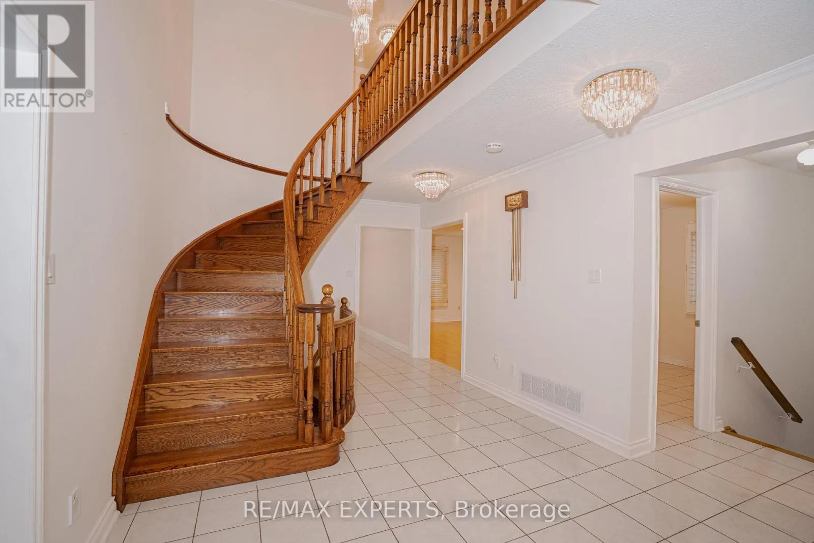 48 INGLESIDE DRIVE