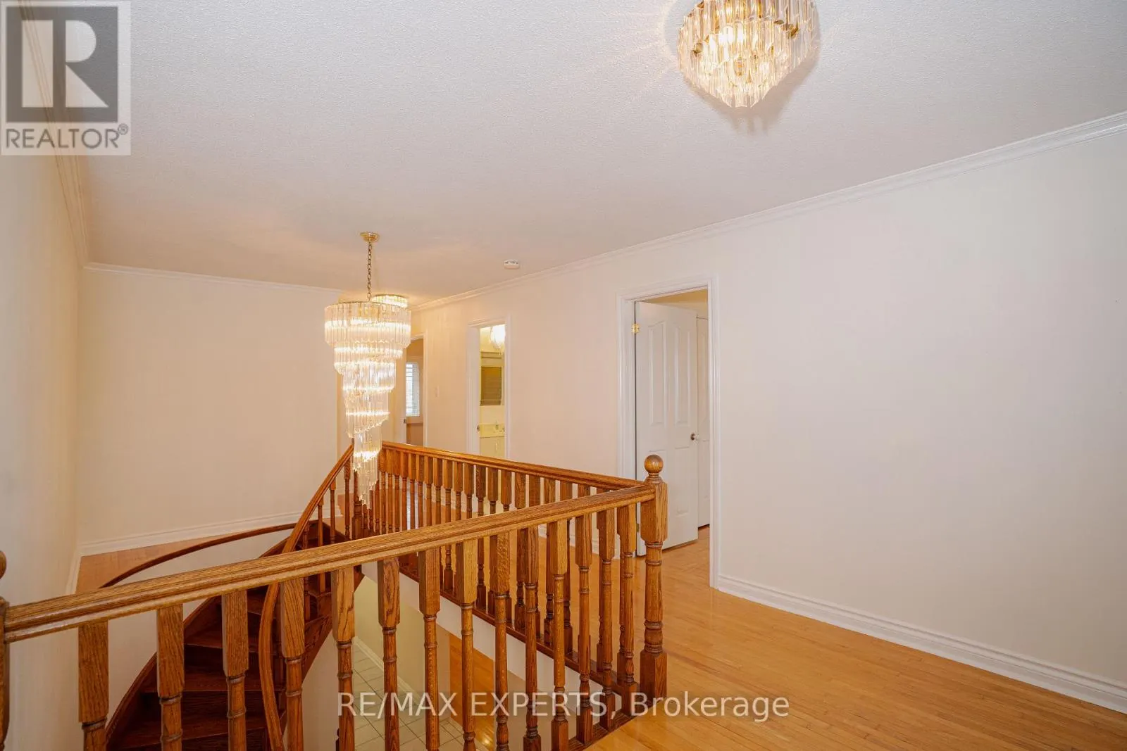 48 INGLESIDE DRIVE