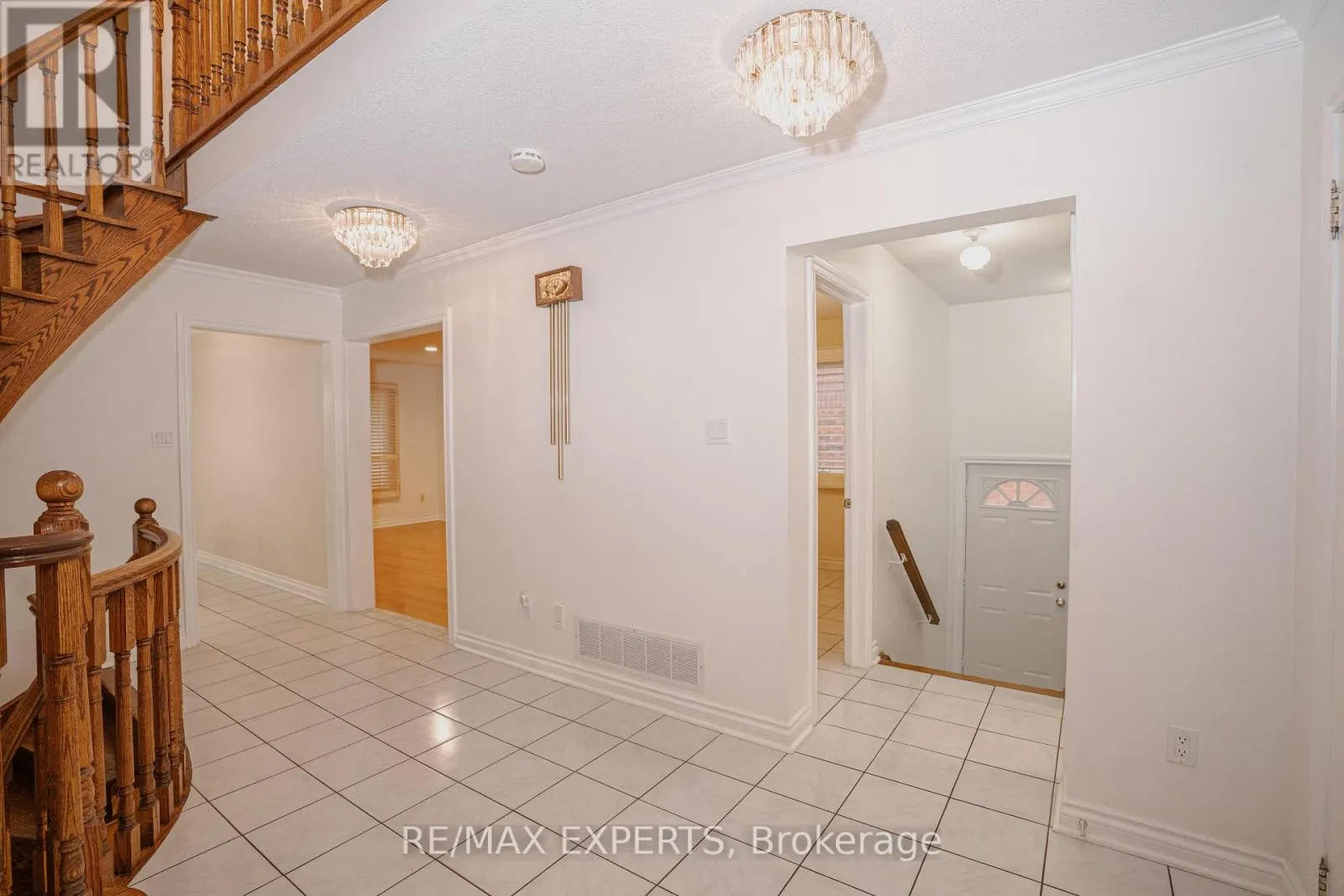 48 INGLESIDE DRIVE
