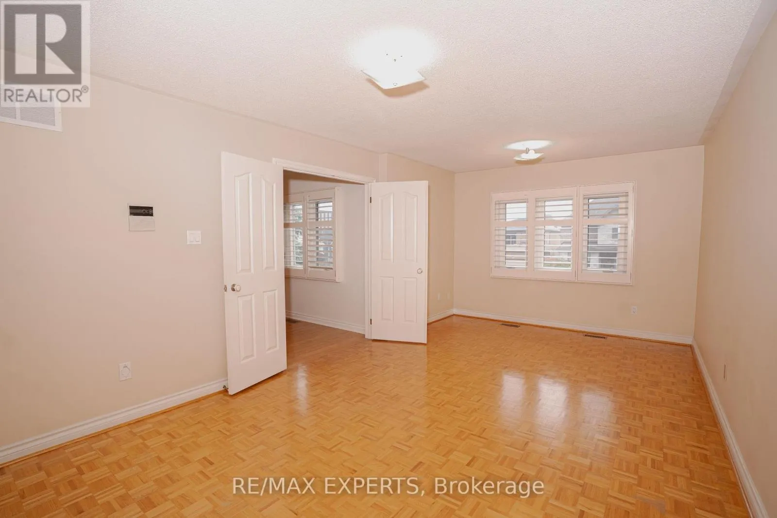 48 INGLESIDE DRIVE