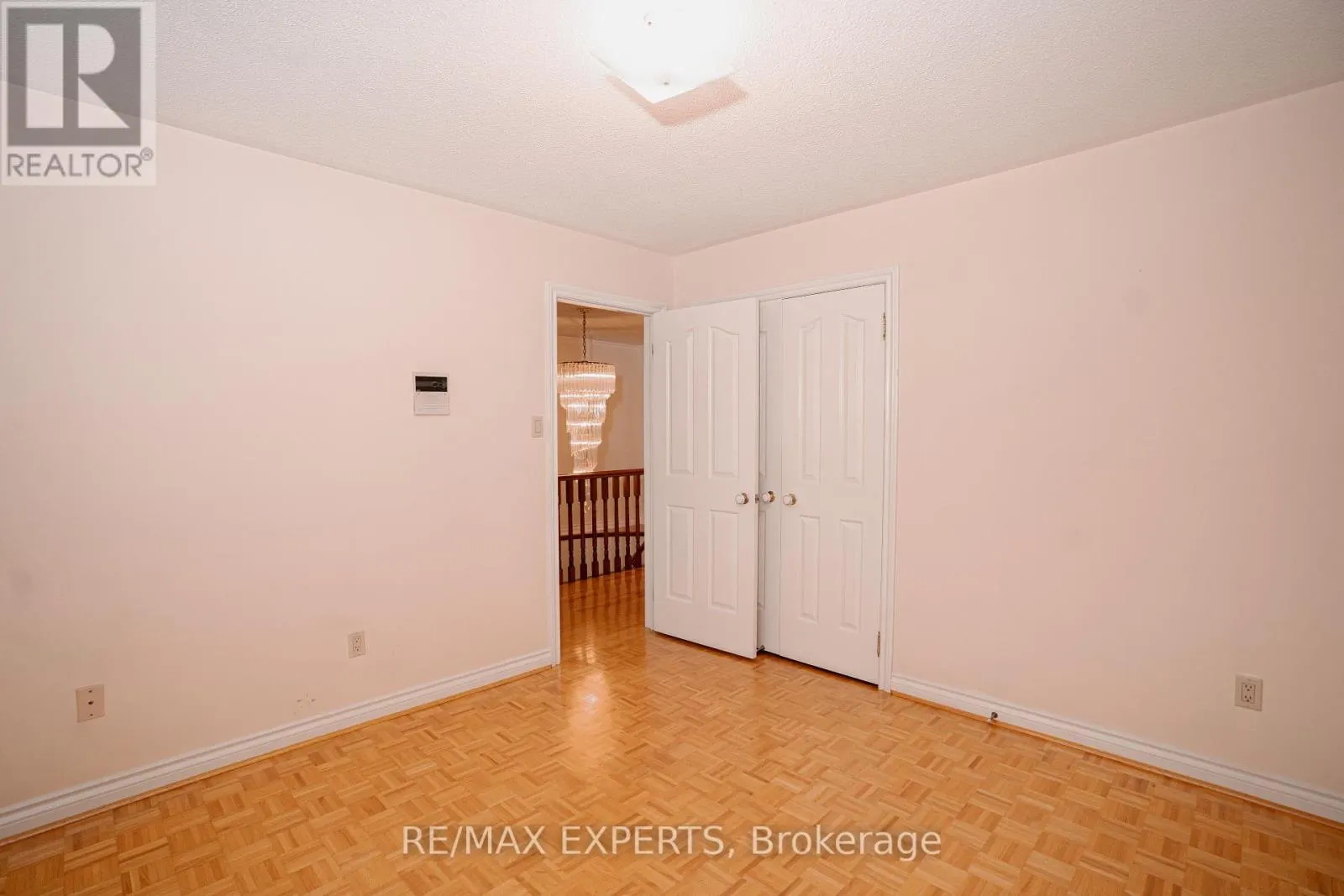 48 INGLESIDE DRIVE