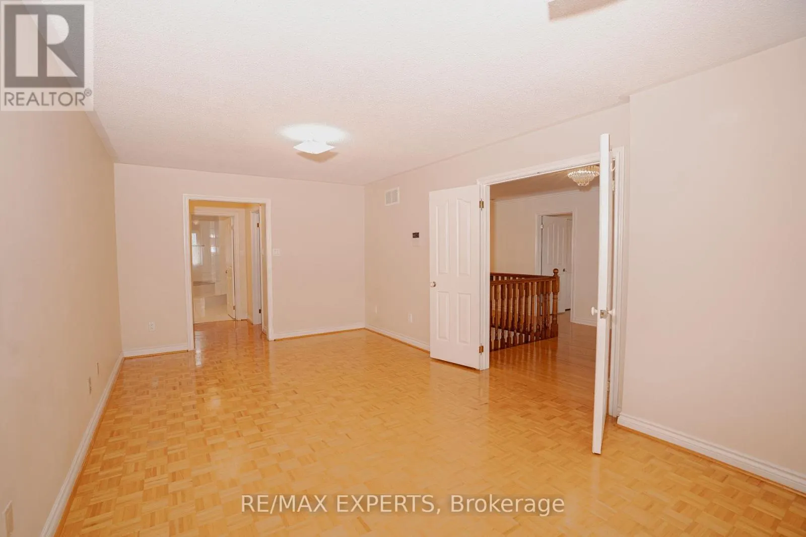 48 INGLESIDE DRIVE