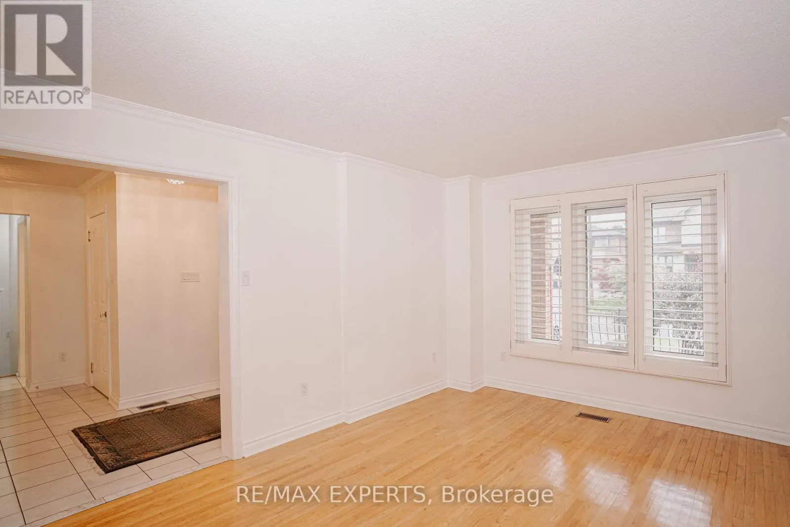 48 INGLESIDE DRIVE