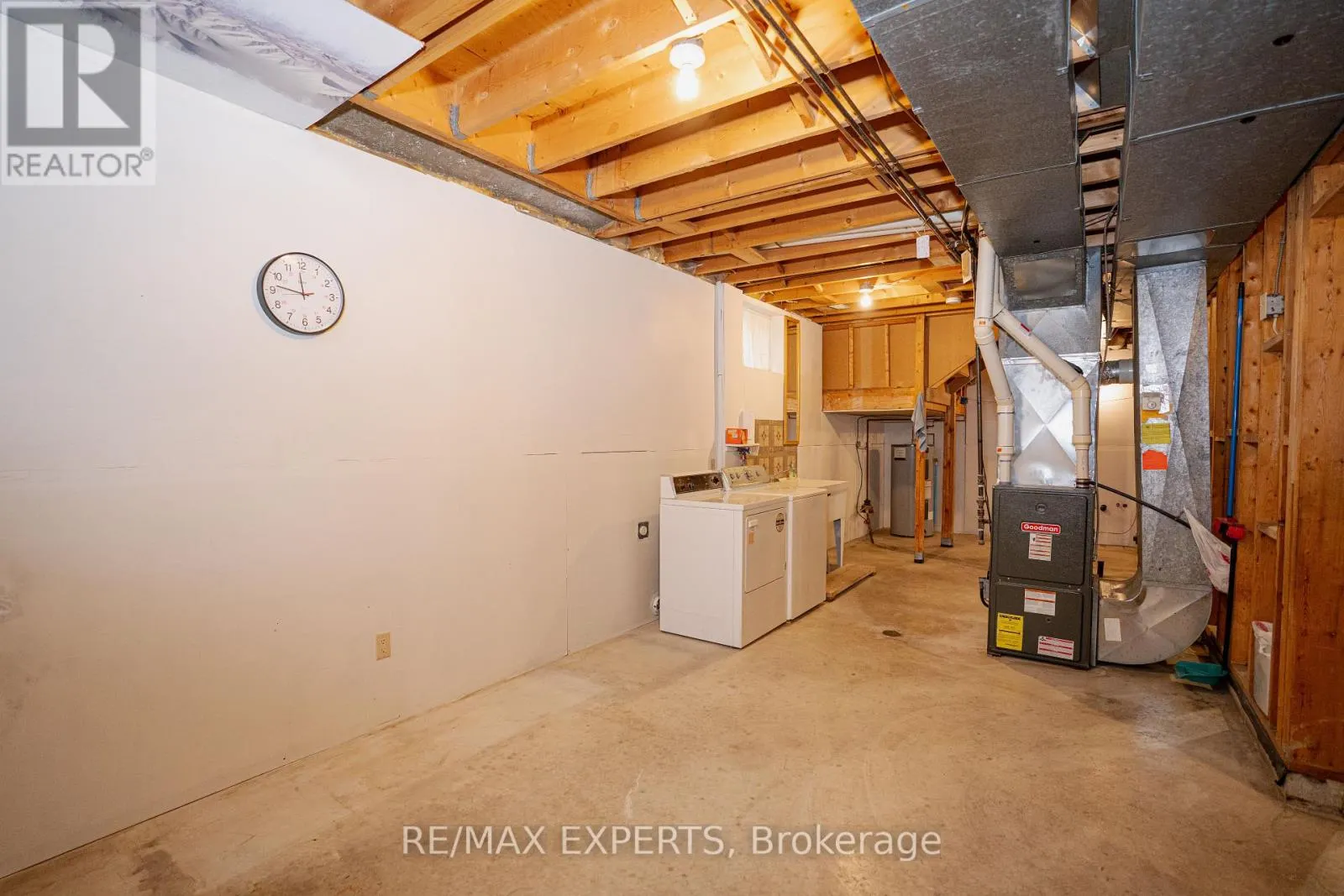 48 INGLESIDE DRIVE