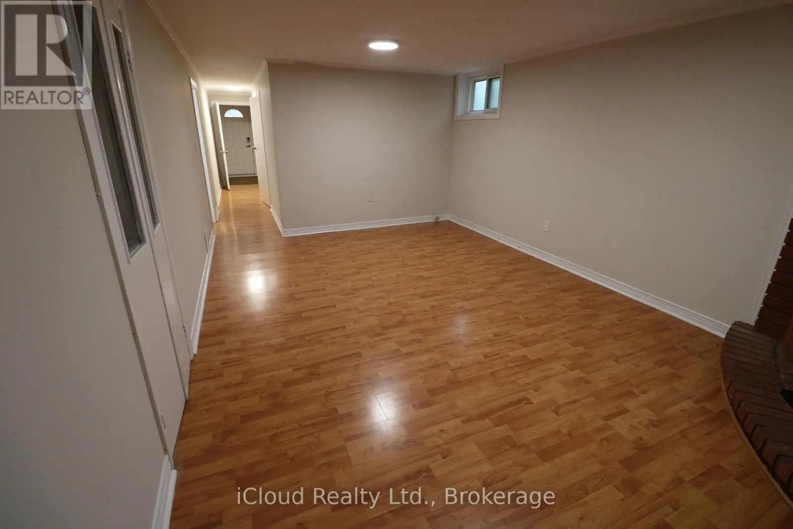 61 ROCKBANK CRESCENT