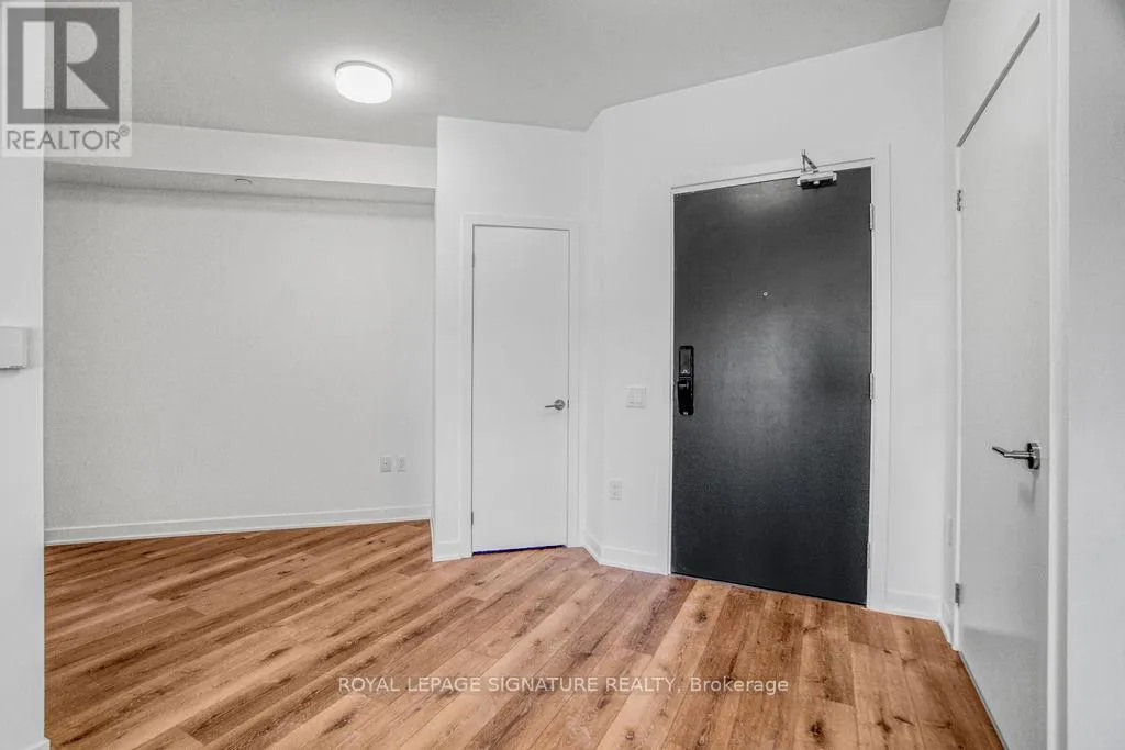 316 - 395 DUNDAS STREET W