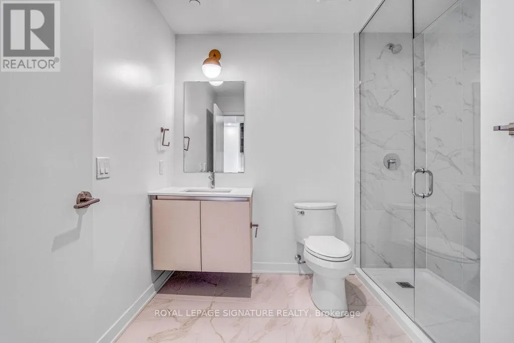 316 - 395 DUNDAS STREET W
